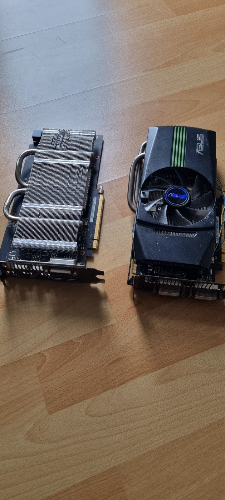 2 Asus pour pièces, Enlèvement ou Envoi