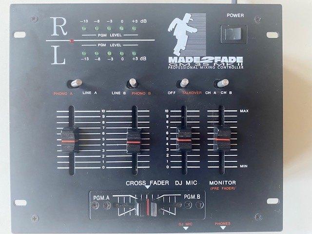 Mixing console: Made 2 Fade Professional Mixing Controller, Musique & Instruments, DJ sets & Platines, Enlèvement, Utilisé, Platine