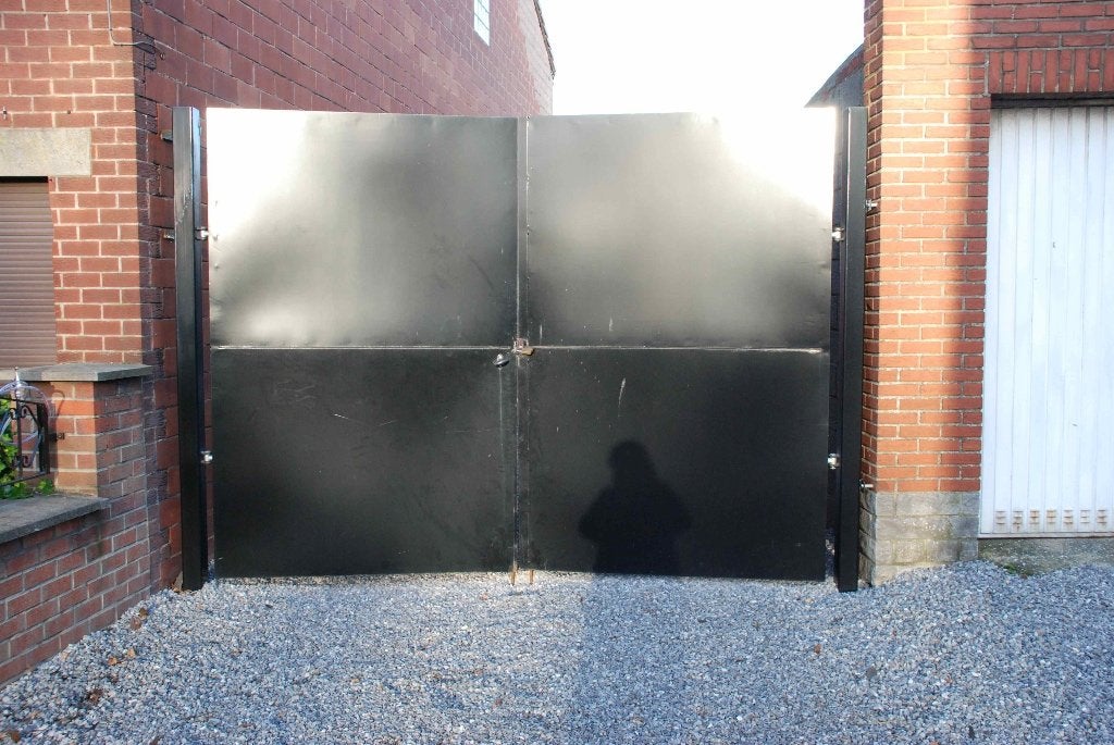 Location de garages pour voiture ou garde meuble, Charleroi
