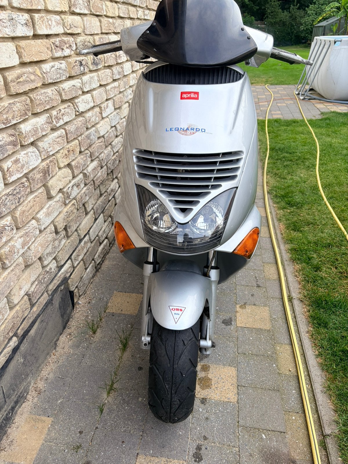Aprilia leonardo 125cc4t, Ophalen, Zo goed als nieuw