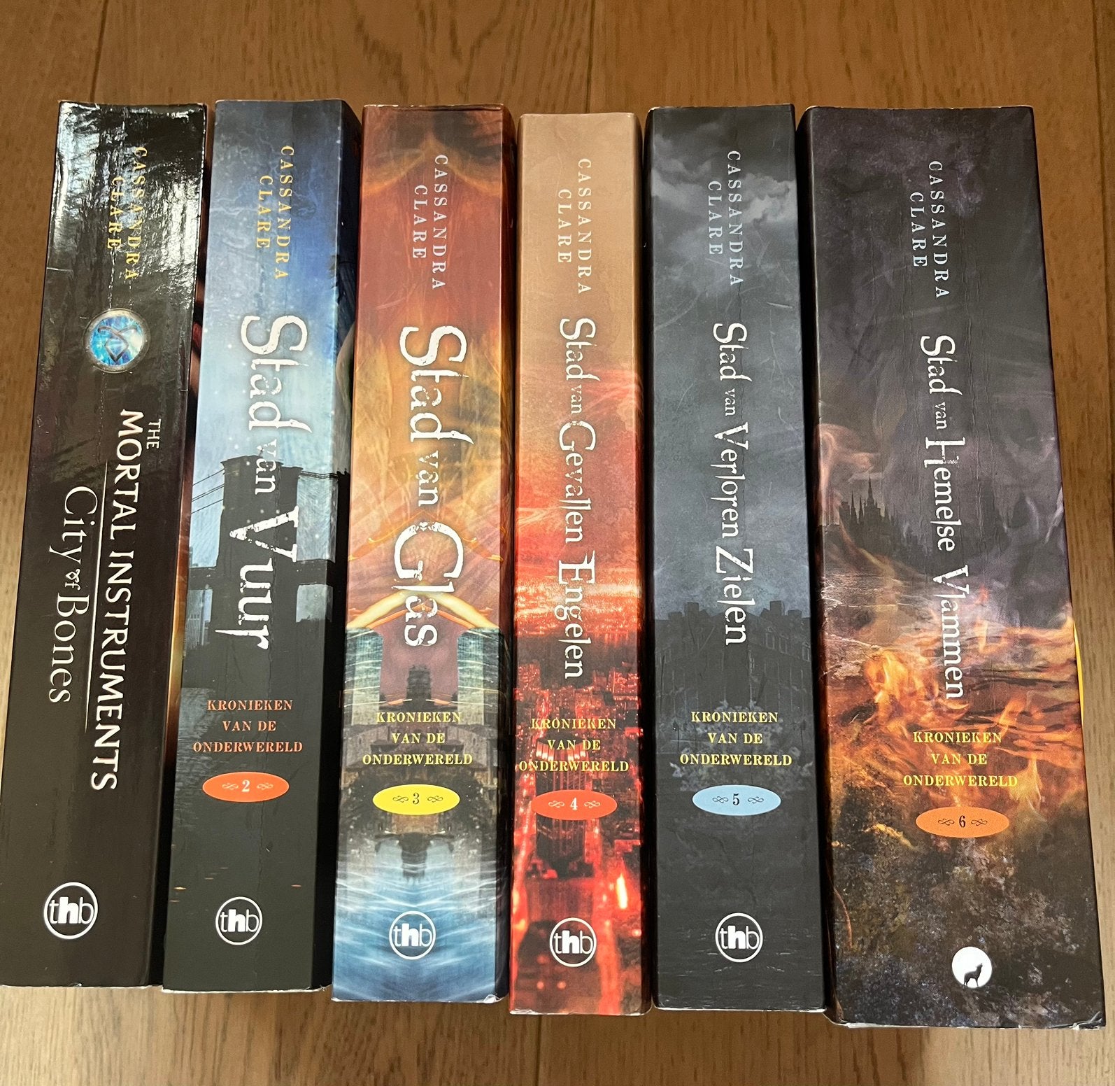 Kronieken van de onderwereld serie, Boeken, Fantasy, Zo goed als nieuw, Ophalen of Verzenden