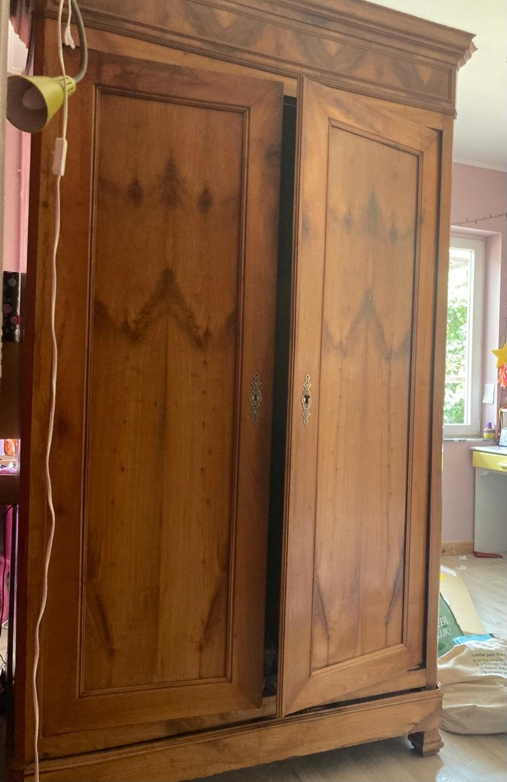 magnifique armoire du XIXe siècle, gratuite., Maison & Meubles, Enlèvement, Utilisé