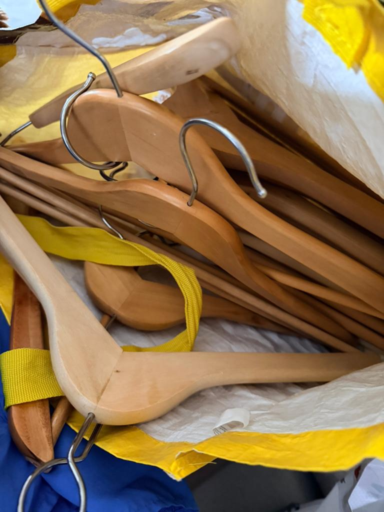 Cintres à vêtements en bois, Enlèvement, Comme neuf