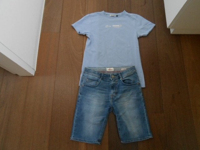 short + T-shirt jongen 14 jaar Raizzed/Vingino samen 6 euro, Kinderen en Baby's, Gebruikt, Ophalen of Verzenden, Shirt of Longsleeve