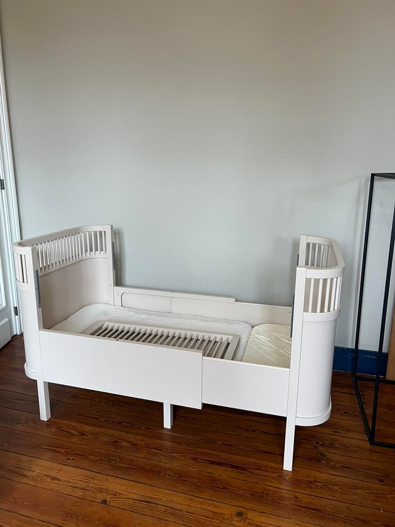 Sebra meegroeibedje roze, Kinderen en Baby's, Kinderkamer | Bedden, Zo goed als nieuw, Matras, Ophalen