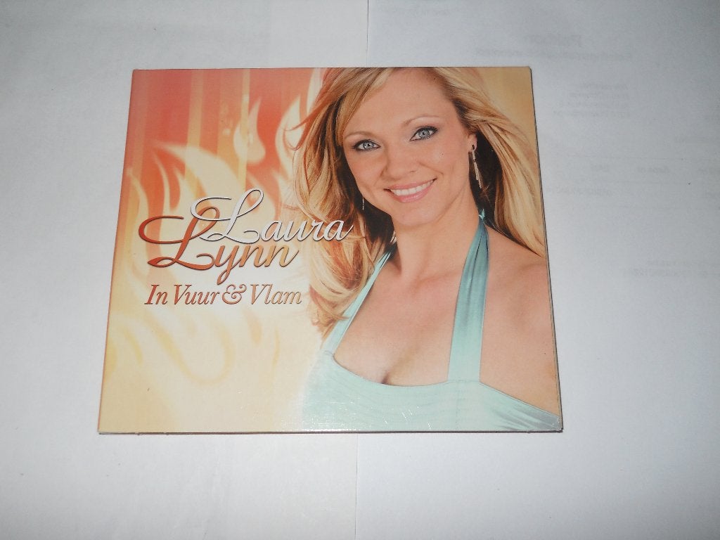 CD - LAURA LYNN - IN VUUR & VLAM, Cd's en Dvd's, Ophalen of Verzenden, Zo goed als nieuw, Levenslied of Smartlap, Eerste persing