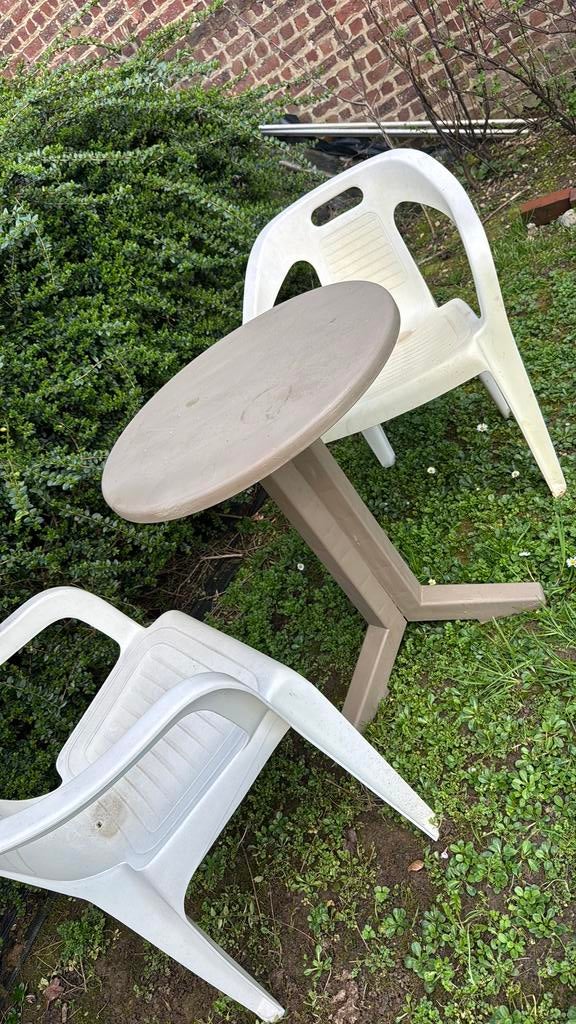 Table de jardin et 2chaises blanc, Enlèvement, Comme neuf