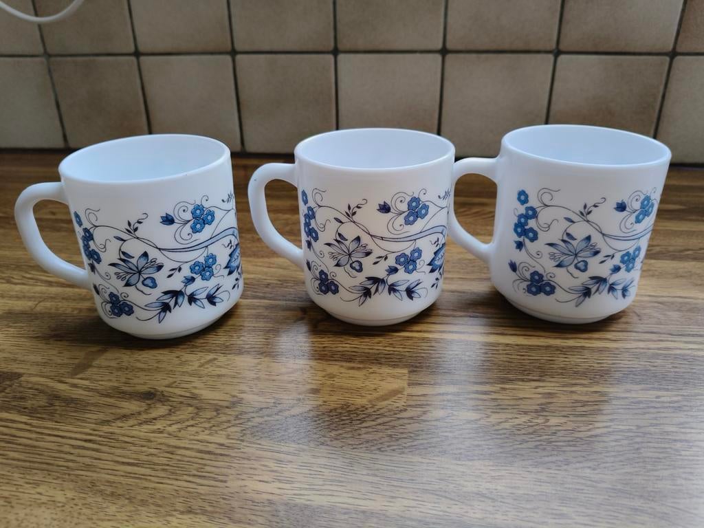 3 arcopal tassen/mokken, Huis en Inrichting, Keuken | Servies, Ophalen of Verzenden
