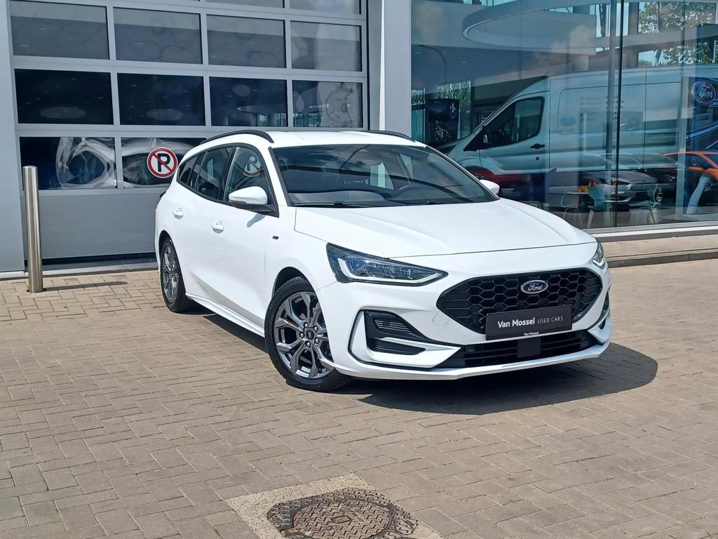 Ford Focus Clipper - ST Line - Winterpack, Auto's, 1349 kg, Stof, Gebruikt, Wit