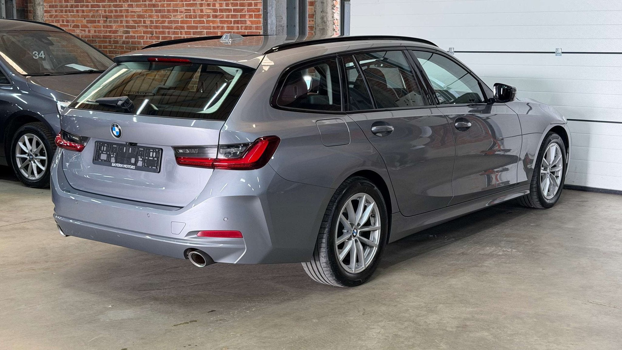 BMW 318 iA Automaat Benzine Facelift Garantie EURO 6d LED, Autos, Argent ou Gris, Achat, Euro 6, Carnet d'entretien
