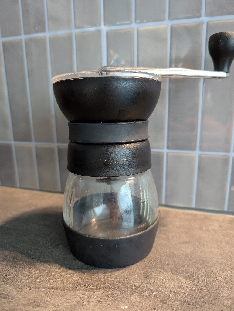 Hario Skerton Pro handmatige koffiemolen, Elektronische apparatuur, Ophalen of Verzenden, Gebruikt, Overige merken, Koffiemolen