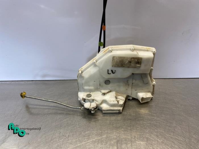 Deurslot Mechaniek 4Deurs links-voor van een Opel Agila (Agi, Gebruikt, -, -, Opel