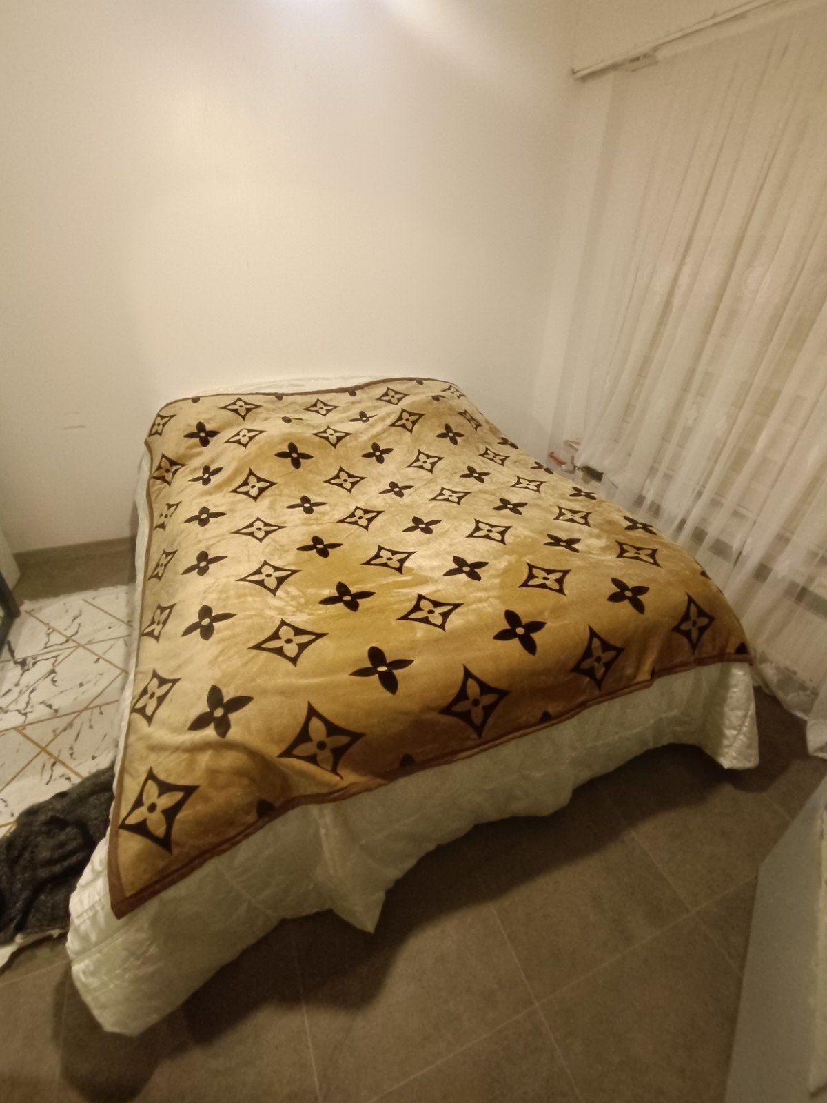 Luxe Pluche Sprei / Deken – Louis Viton  (200 x 230, Ophalen, Fleecedeken, 200 cm, Zo goed als nieuw