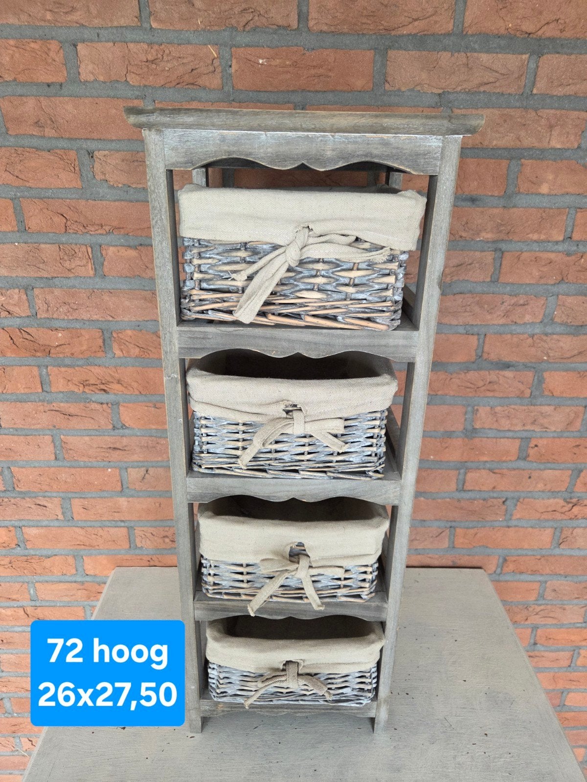 ladenkastje 4 lades riet, Ophalen