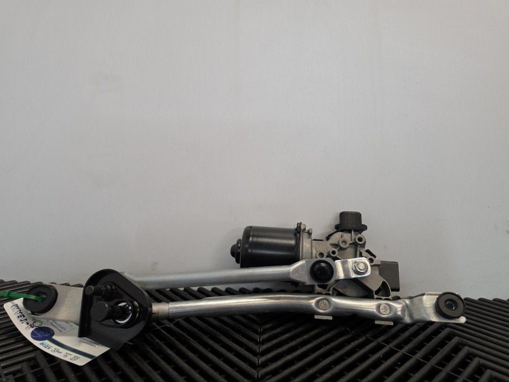 MOTEUR + TRINGLERIE ESSUIE GLACE AVANT 108 (|B000779580|), Peugeot Deutschland GmbH, Bahnhofsplatz
65423  Rüsselsheim, DE, Peugeot