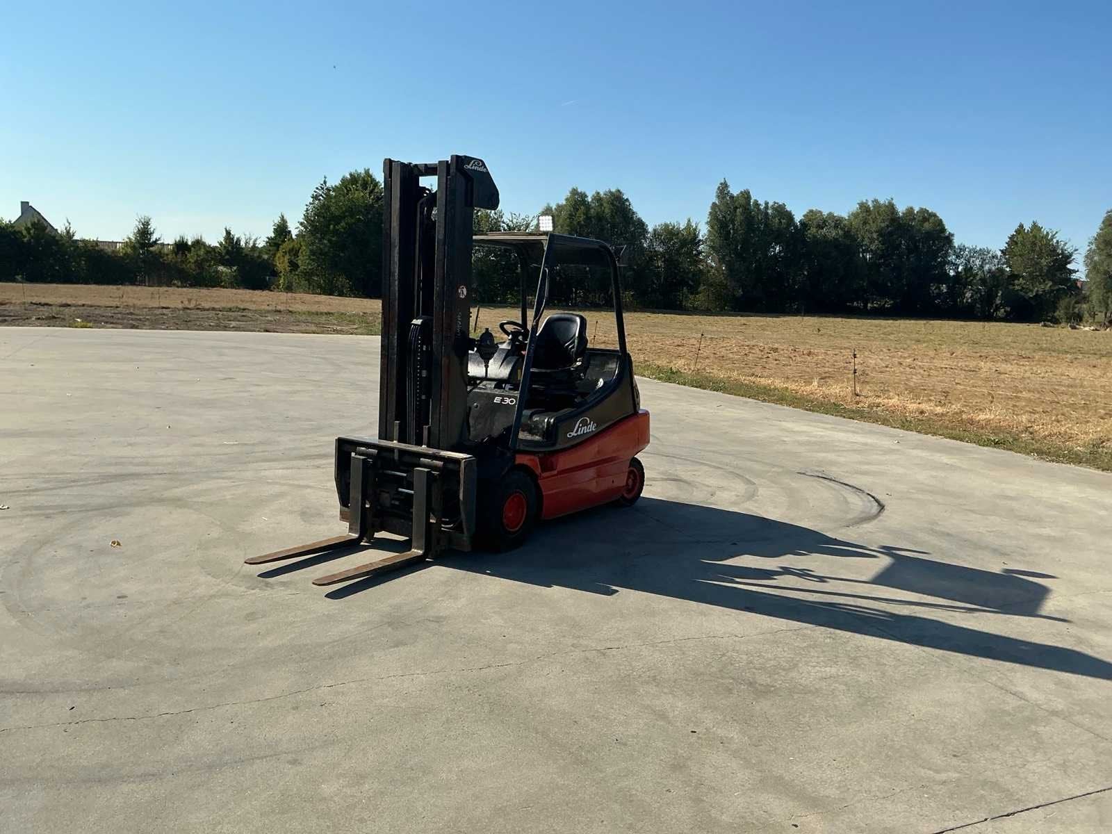 Élévateur Linde E30/02 2001, Électrique, Chariot élévateur, Linde