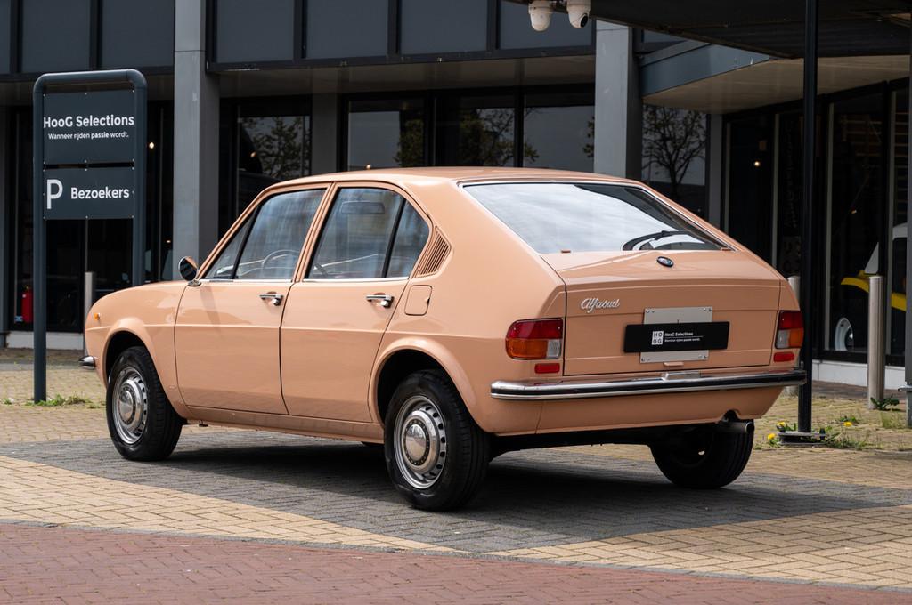Alfa Romeo Alfasud 1.2 (bj 1973), Auto's, 4 zetels, Beige, Leder, 5 deurs