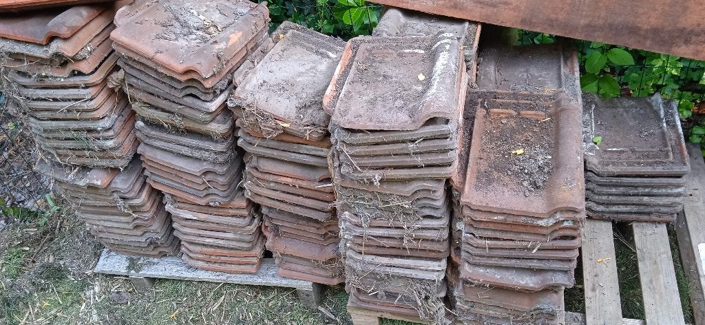 140 dakpannen type huguenot fenal 15 euro !, Doe-het-zelf en Bouw, Ophalen, Dakpannen