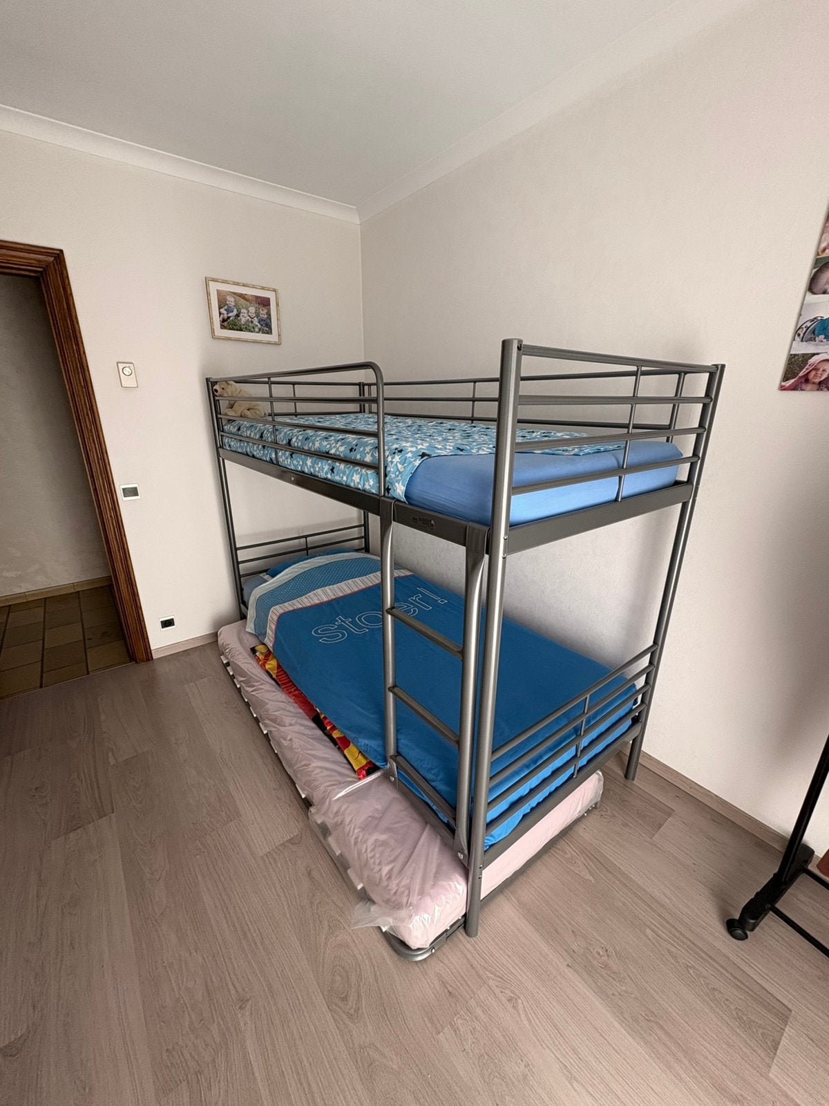 Lit superposé avec 3 couchages, matelas et couettes inclus, 90 cm, Enlèvement, Utilisé, Lits superposés