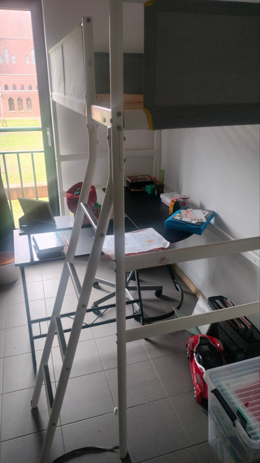 Ikea bed, Enlèvement, Comme neuf