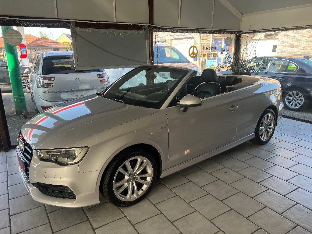 audi a3 CABRIO 2.0 tdi /AUTOMAAT /euro 6b/garantie, Auto's, 4 zetels, Cabriolet, Diesel, Zilver of Grijs