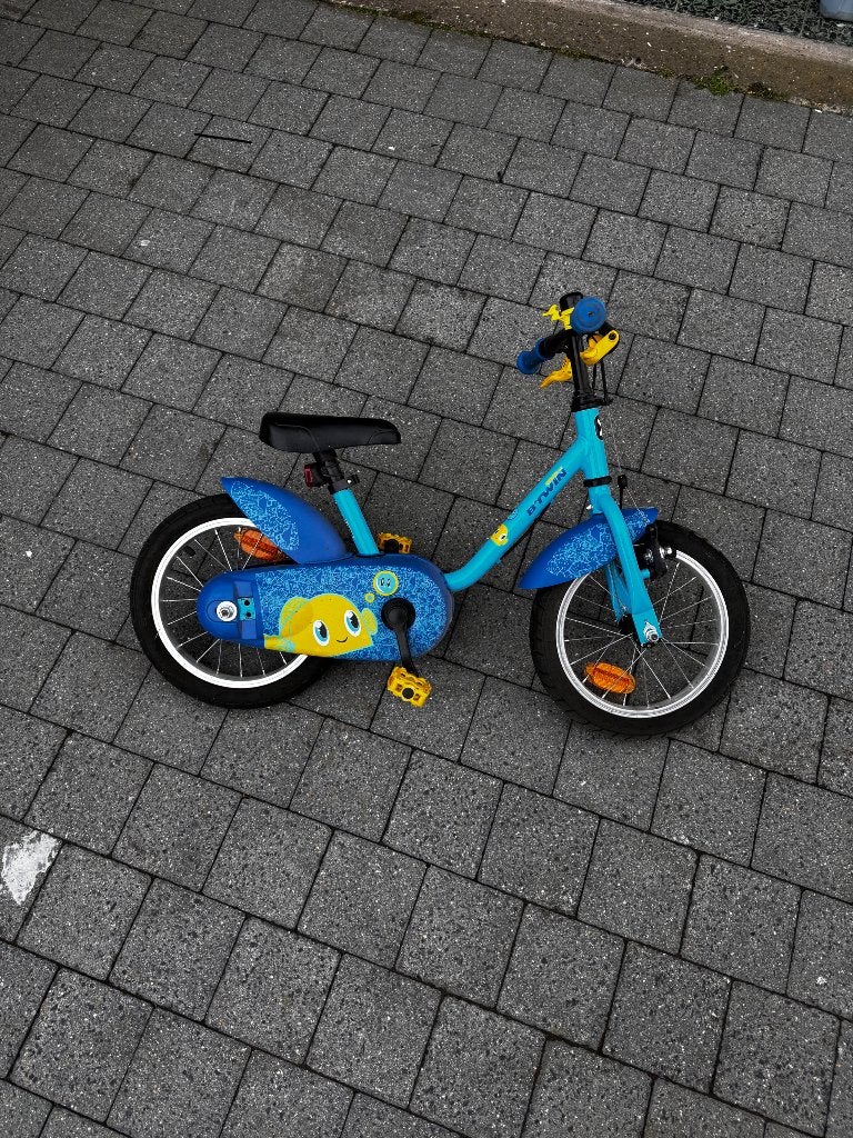 Fiets btwin 14 inch, Fietsen en Brommers, Ophalen, Zijwieltjes, Gebruikt, Velgrem