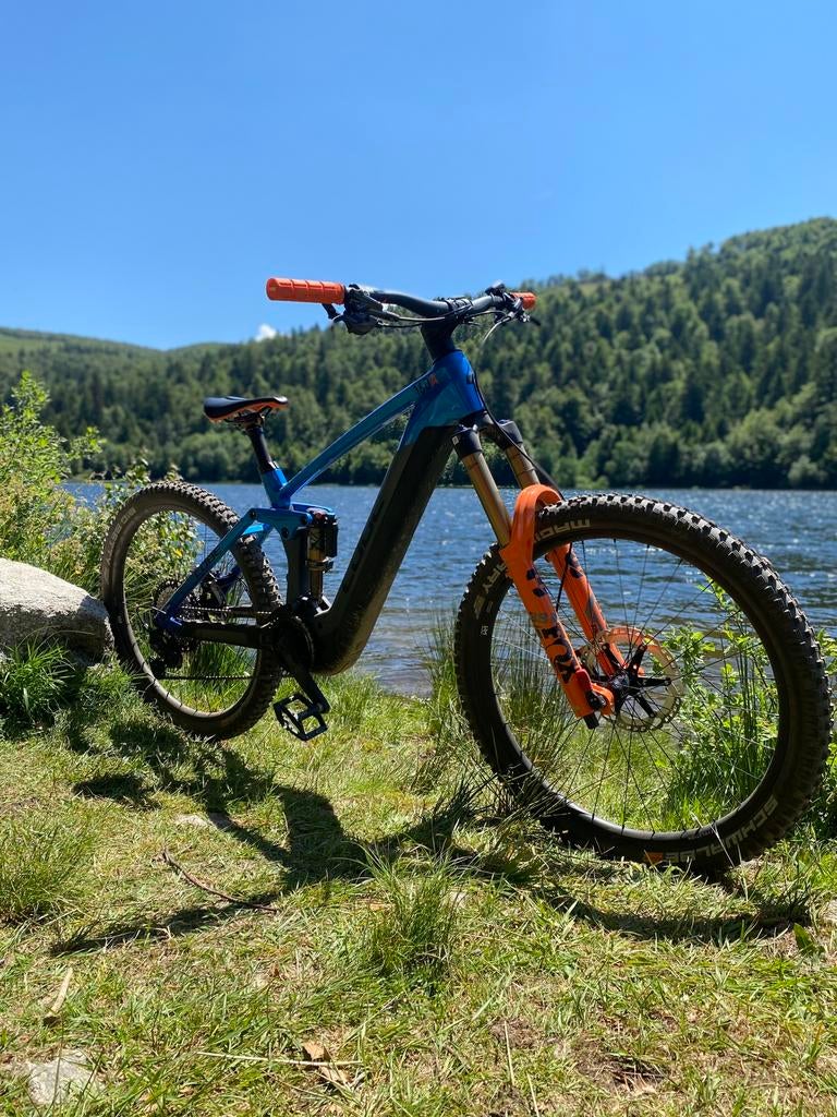 VTT electrique full-suspendu Cube, Enlèvement, Comme neuf