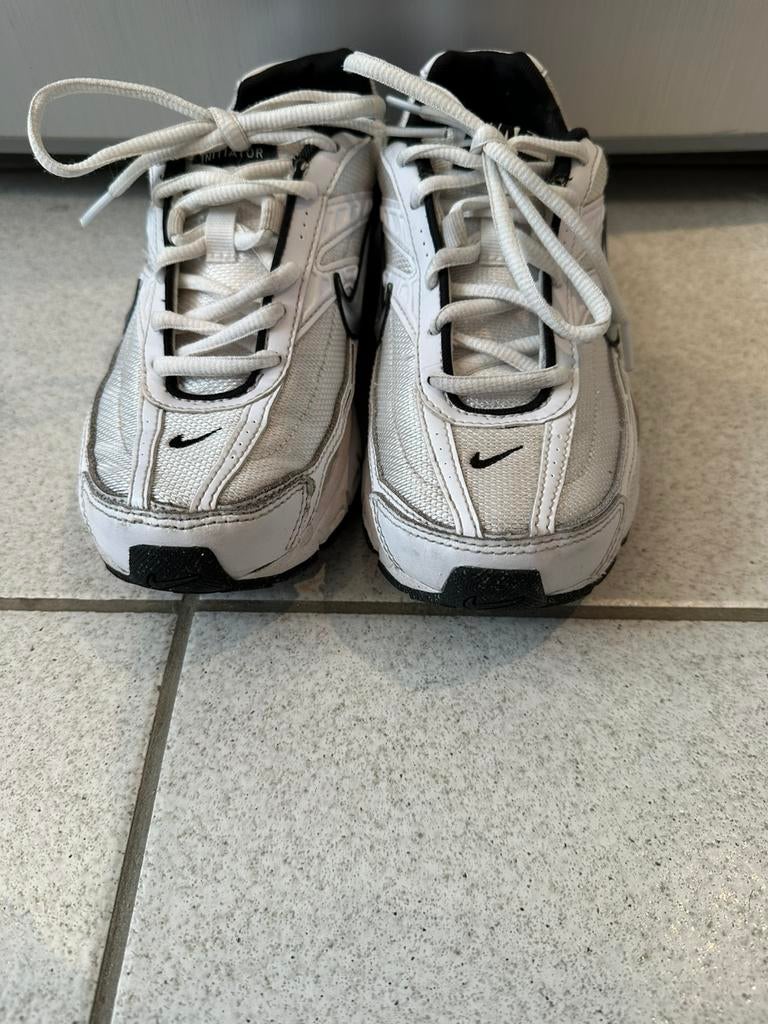 Te koop sneakers Nike, Wit, Ophalen of Verzenden, Zo goed als nieuw, Sneakers