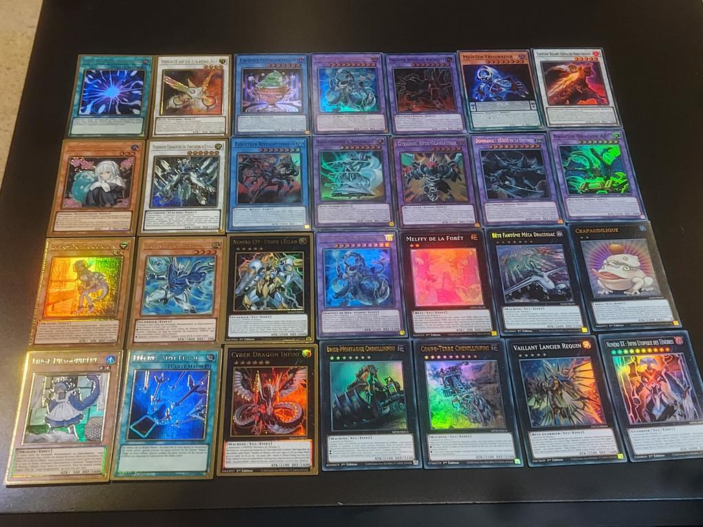 Je vend un lot de 200 cartes  yu-gi-oh  que des rare, Enlèvement