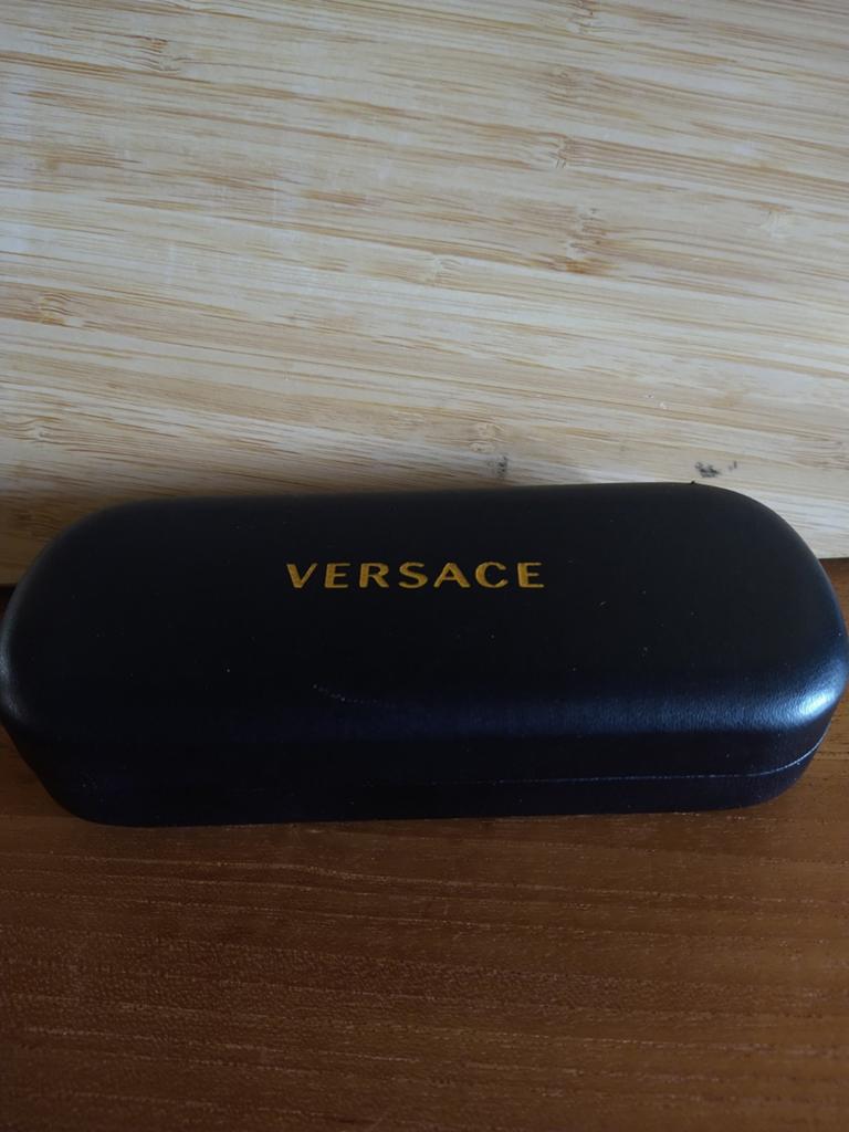 Versace brillen etui, Ophalen