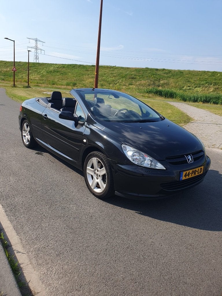 Peugeot 307 2.0 16V CC 130KW 2004 Zwart, Auto's, Zwart, Cabriolet, Zwart, Elektrisch
