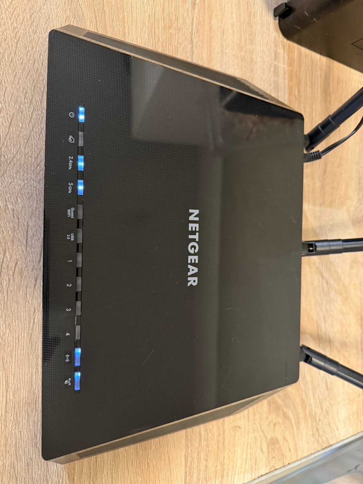 Routeur Wi-Fi NETGEAR Nighthawk Smart AC1700 (R6700v3), Enlèvement ou Envoi, Utilisé, Routeur