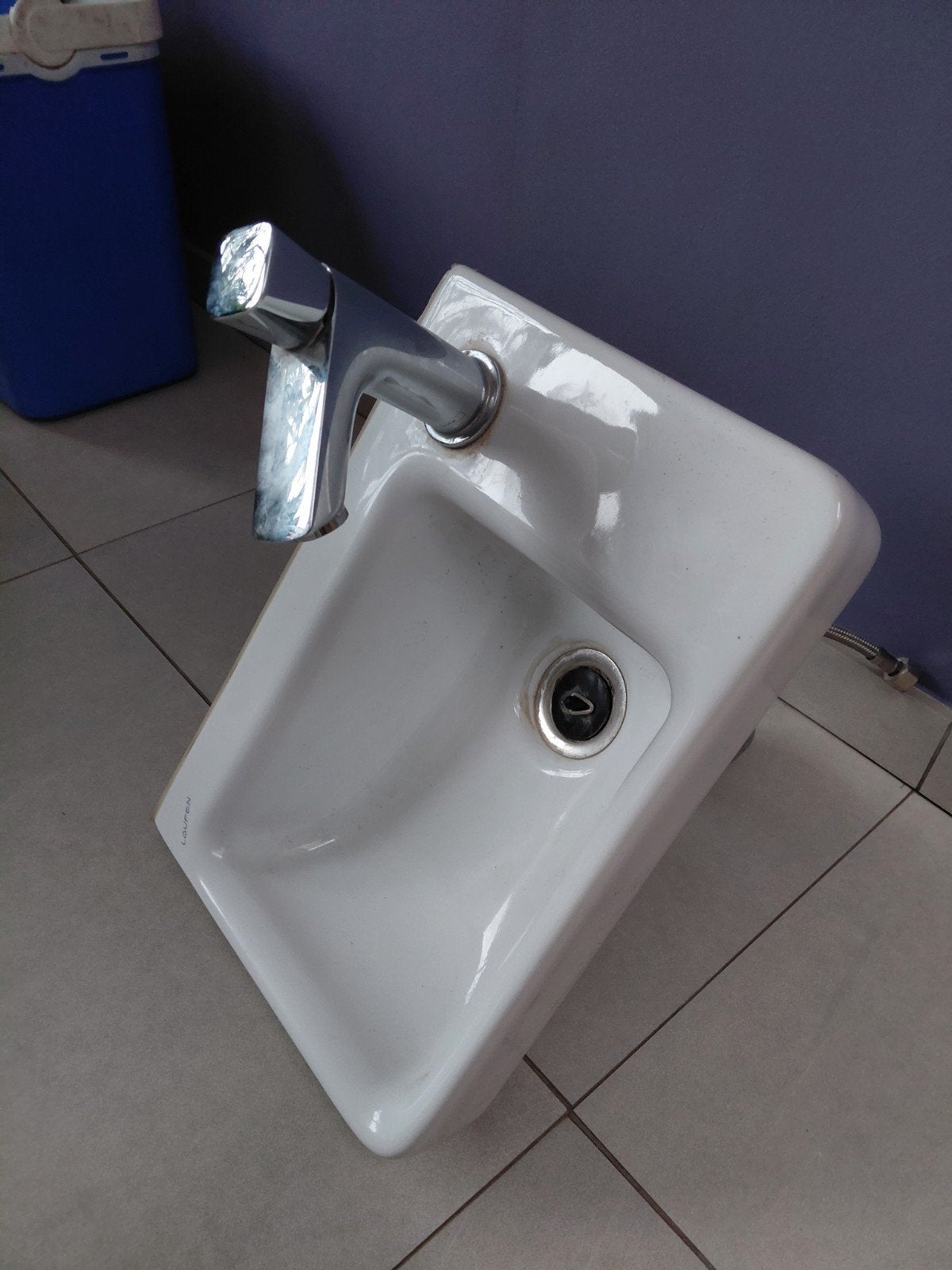 lavabo voor in wc, Enlèvement
