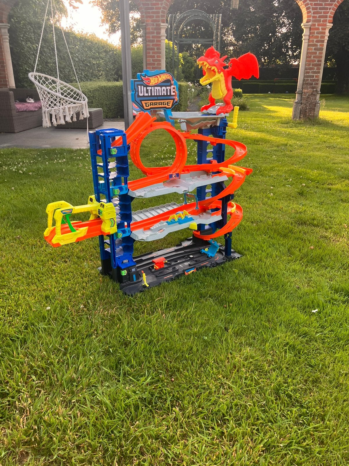 Hotweelz, 2 garages en lounger 50€ samen, Enlèvement, Comme neuf