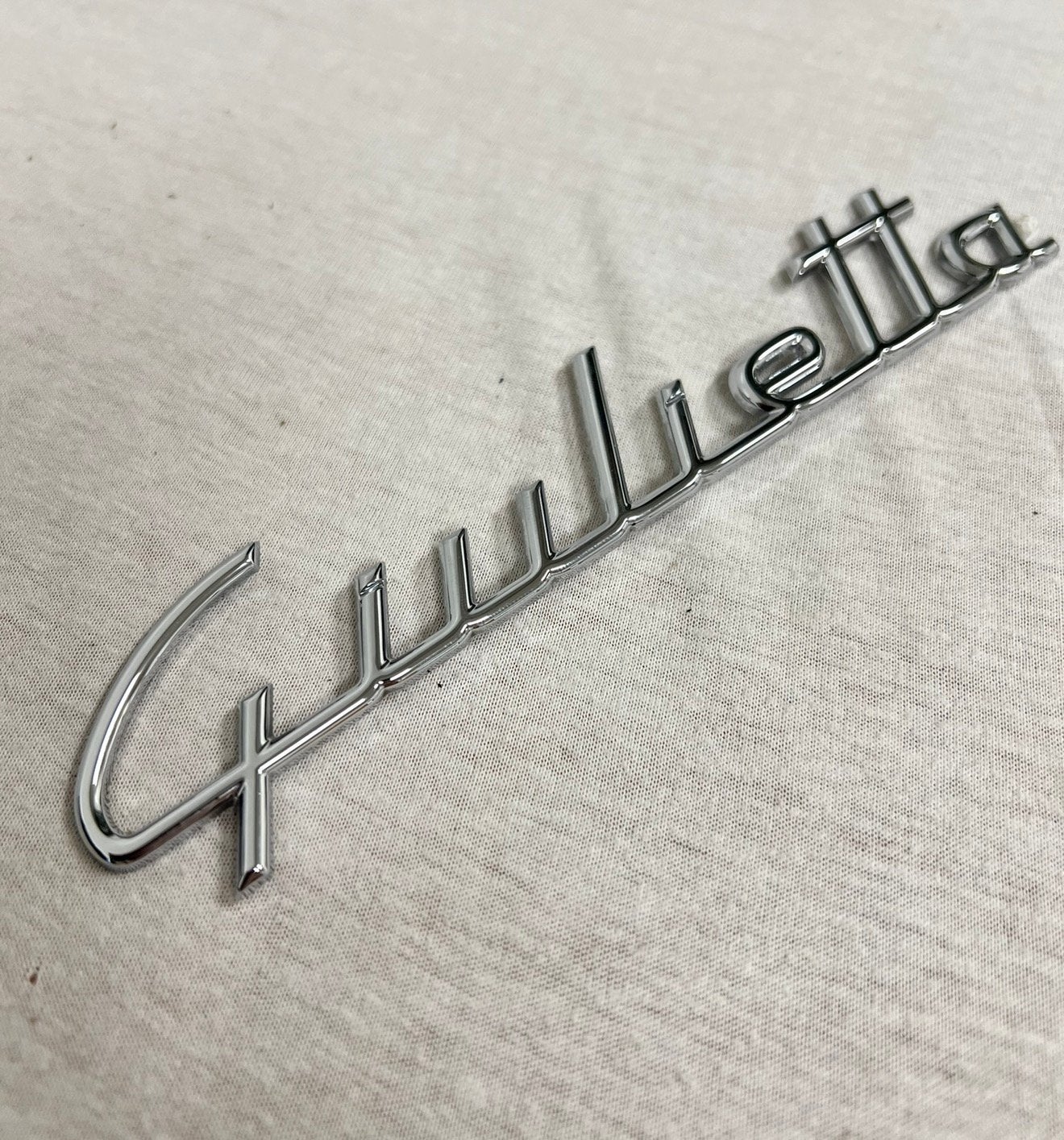 Alfa Romeo Giulietta (2010-2016) logo embleem badge 50510139, Ophalen of Verzenden