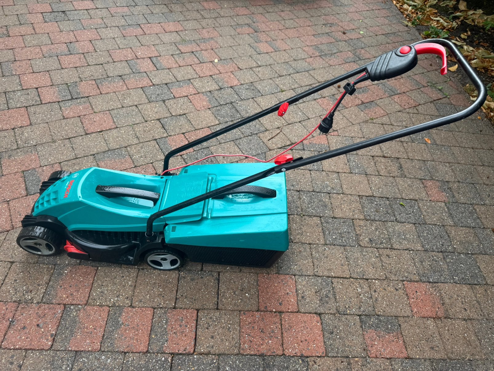 Tondeuse Bosch 32cm 0600885B03 ARM 32 1200 watts, Tondeuse rotative, 30 à 39 cm, Enlèvement, Utilisé