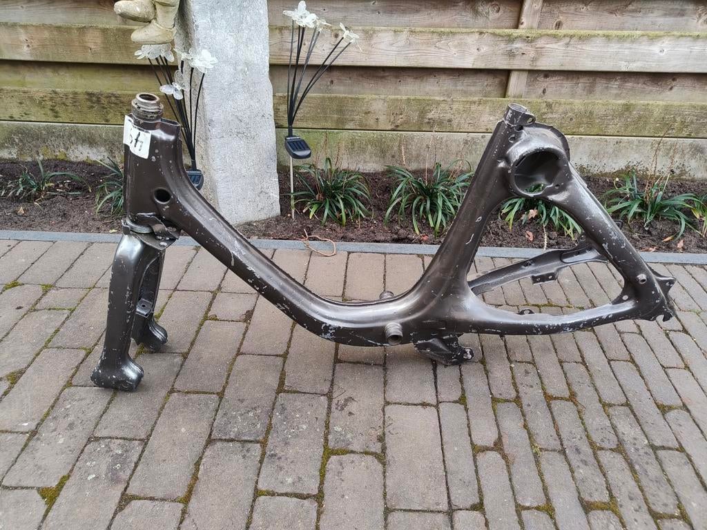 Honda p50 frame, Fietsen en Brommers, Ophalen, Frame