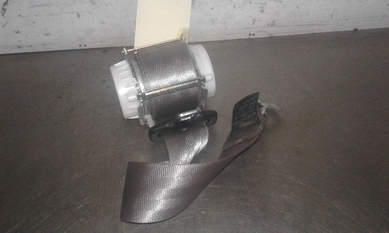 CEINTURE DE SECURITE ARRIERE DROITE Audi A3 (8P1), Utilisé, Audi