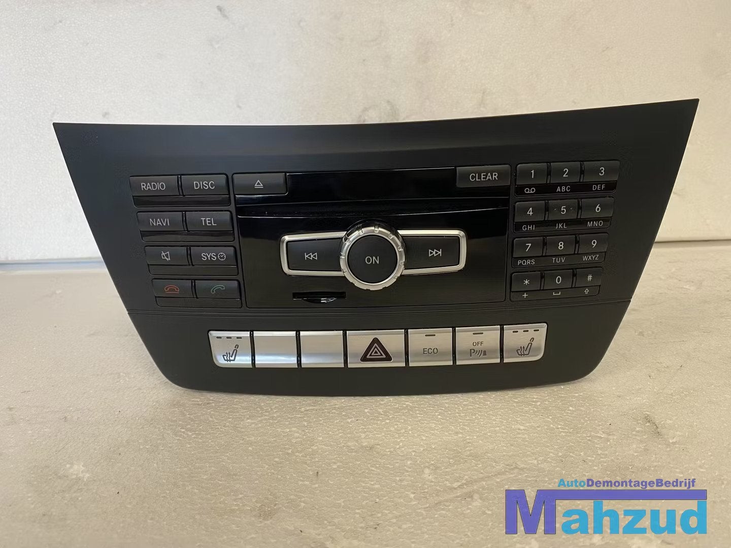 MERCEDES C KLASSE W204 Radio navigatie 2011-2012 A2049004714, Auto-onderdelen, Gebruikt, Mercedes-Benz AG, Mercedes-Benz, Mercedesstrasse 120
70372  Stuttgart, DE