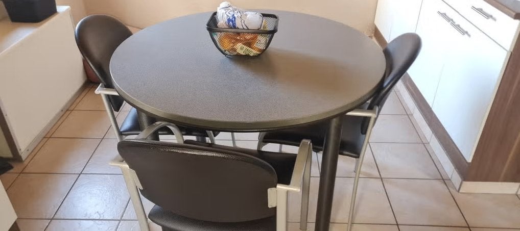 Ronde tafel + 3 stoelen, Huis en Inrichting, Tafels | Eettafels, Ophalen