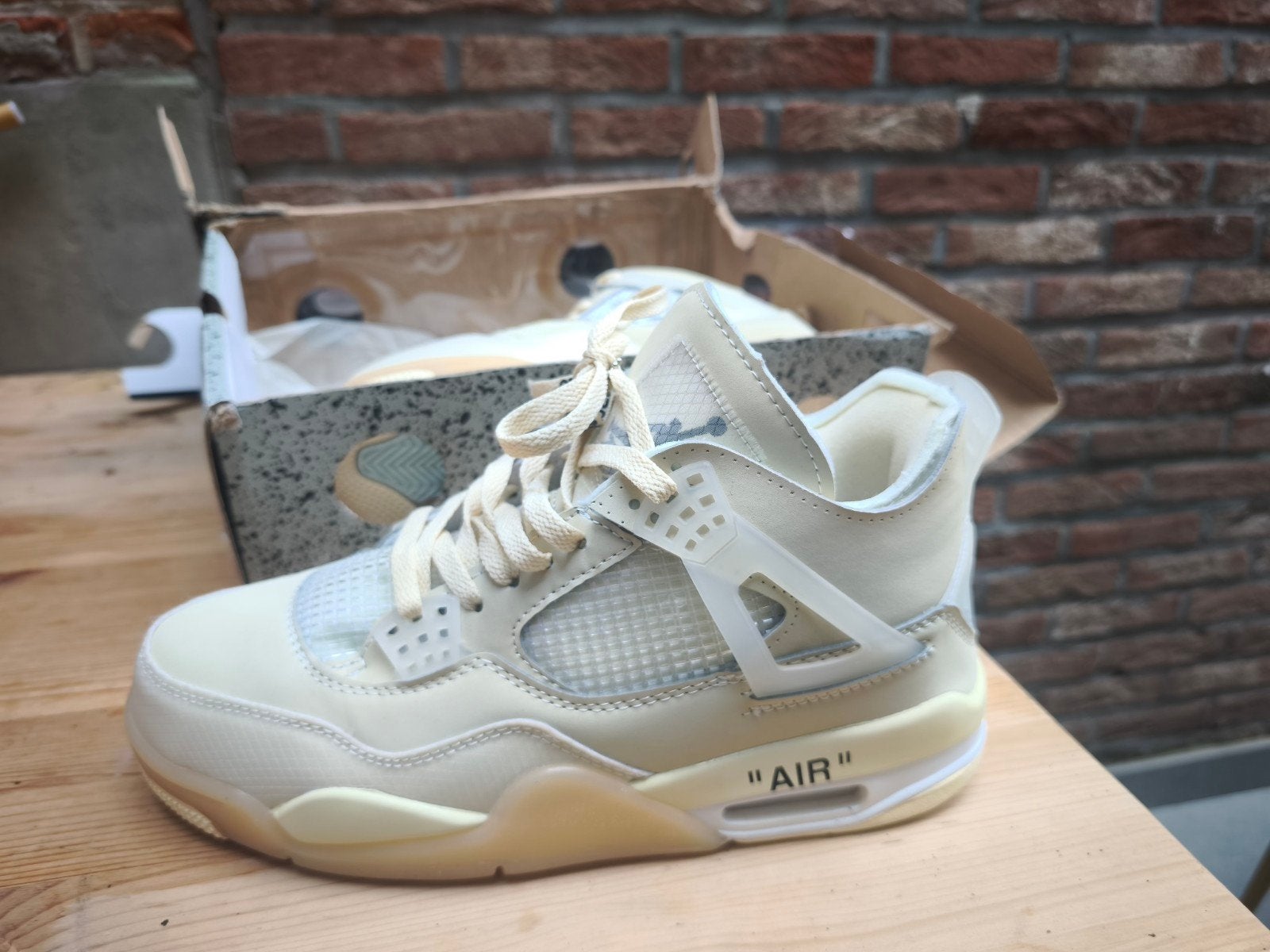 Nike Air Jordan 4 – crème/wit, Ophalen, Nieuw, Nike air Jordan