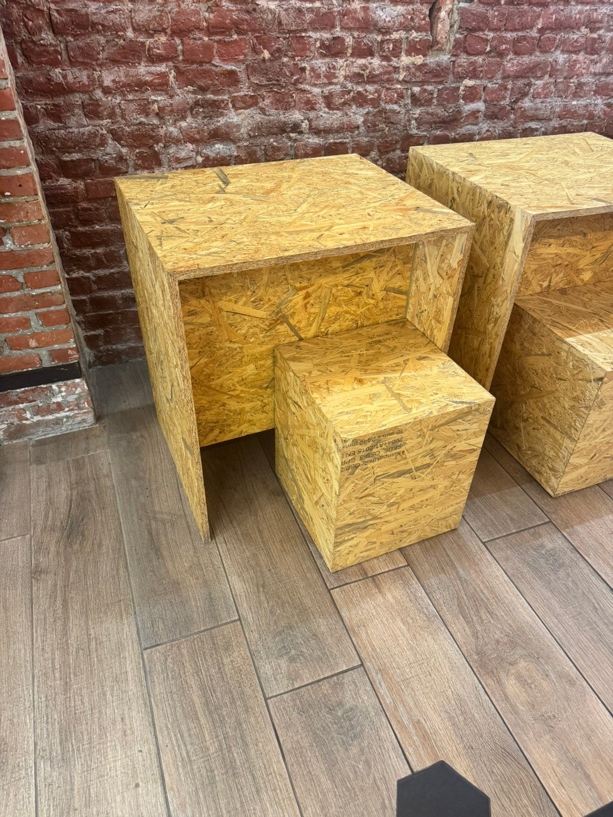 Table et tabouret, Enlèvement, Comme neuf
