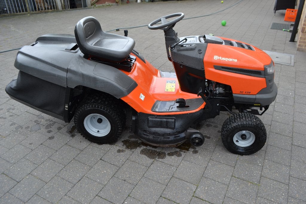 Husqvarna TC 138, Ophalen, 90 tot 120 cm, Husqvarna, Opvangbak