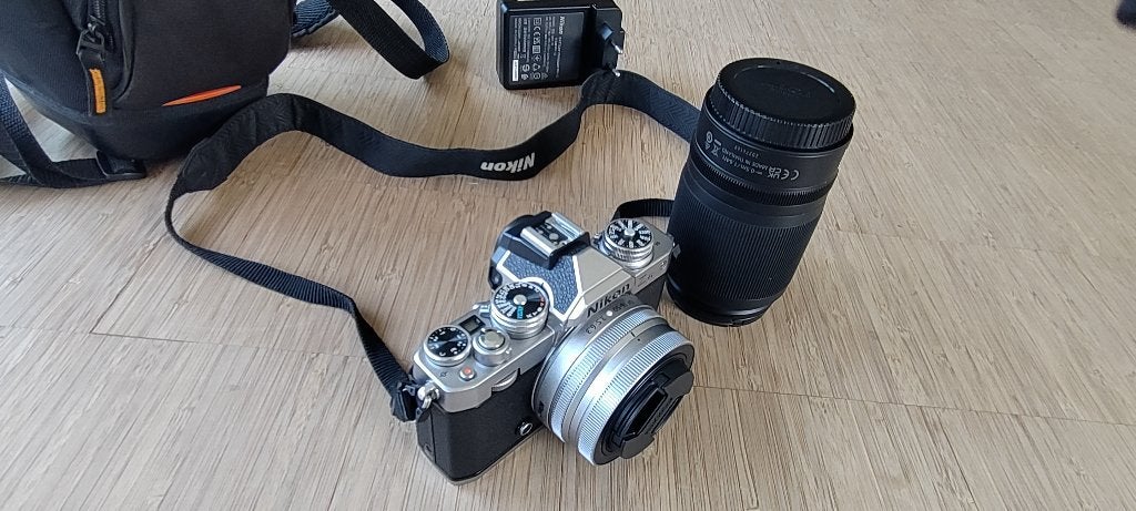 fototoestel Nikon Z fc + DX 16-50mm + DX 50-250mm + fototas, TV, Hi-fi & Vidéo, Appareils photo numériques, Enlèvement, Comme neuf