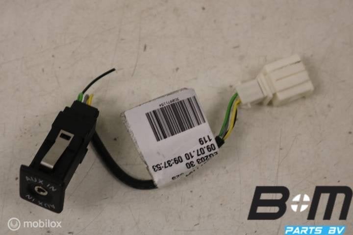 Aux-in aansluiting VW Tiguan 5N 5M0035724, Autos : Divers, Autoradios, Utilisé