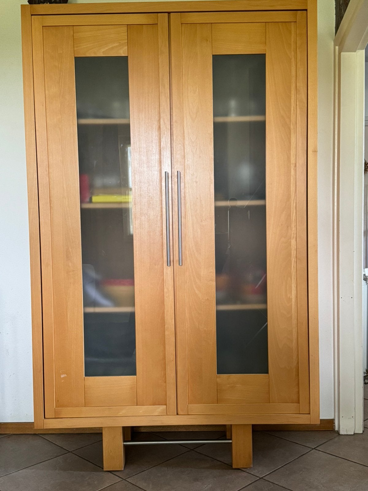 Hoge houten kast, Huis en Inrichting, Kasten | Overige, Gebruikt, Ophalen