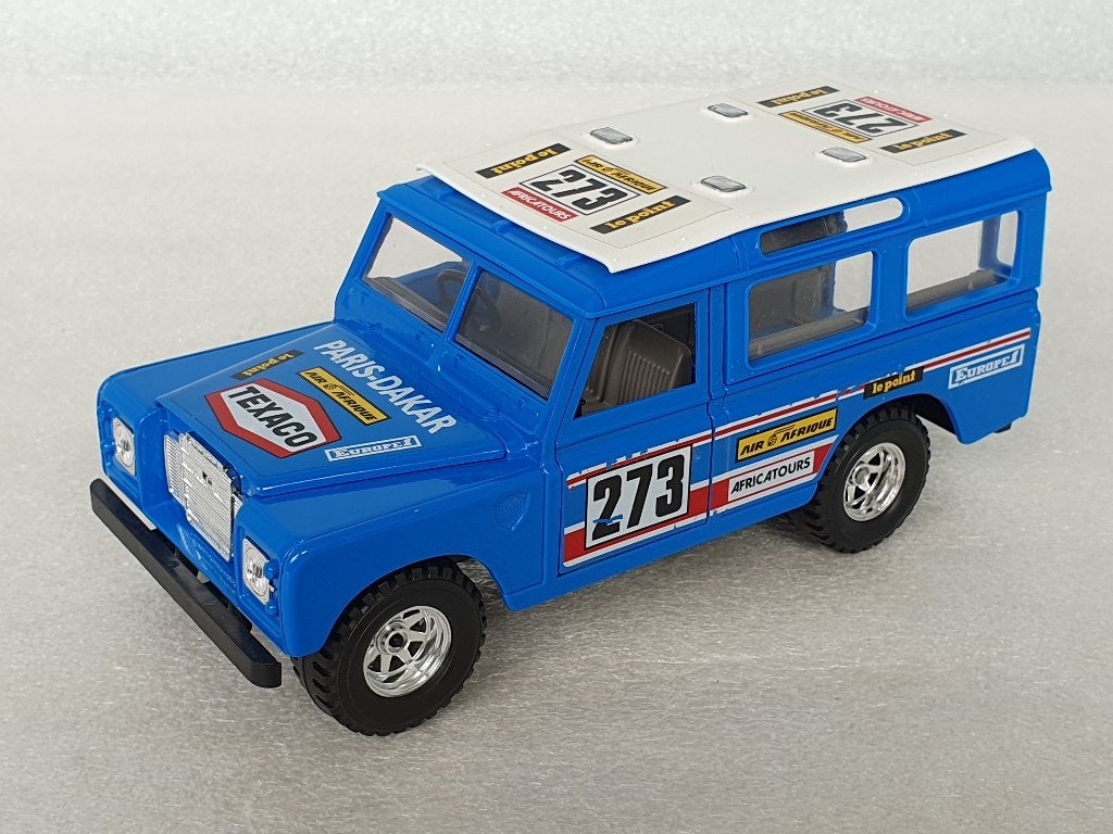 Burago: Land Rover Paris-Dakar (1/24), Hobby & Loisirs créatifs, Voitures miniatures | 1:24, Utilisé, Voiture, Burago, Enlèvement ou Envoi