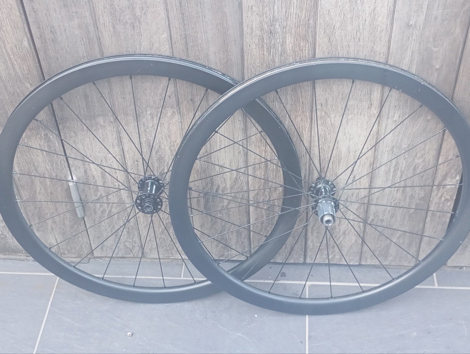 roues en carbone, Enlèvement ou Envoi, Carbone