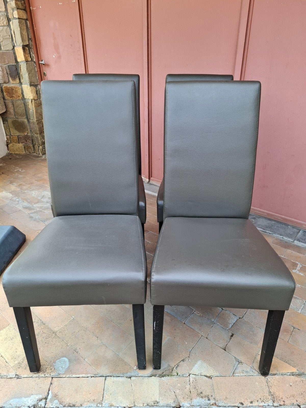 4 stoelen te geef, Huis en Inrichting, Stoelen, Ophalen