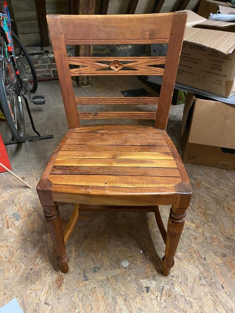 GRATIS mee te nemen - 4 houten stoelen, Huis en Inrichting, Stoelen, Ophalen, Bruin, Zo goed als nieuw, Vier